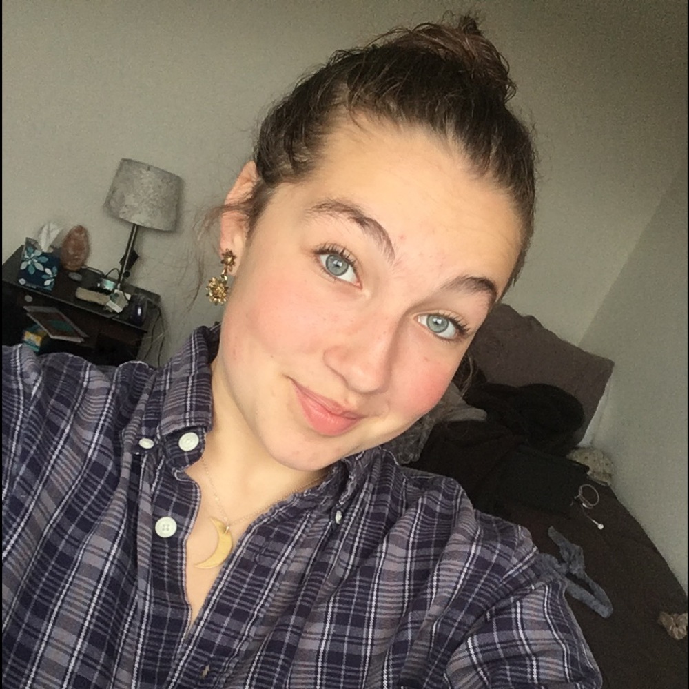 Meet your Posher, Chloe